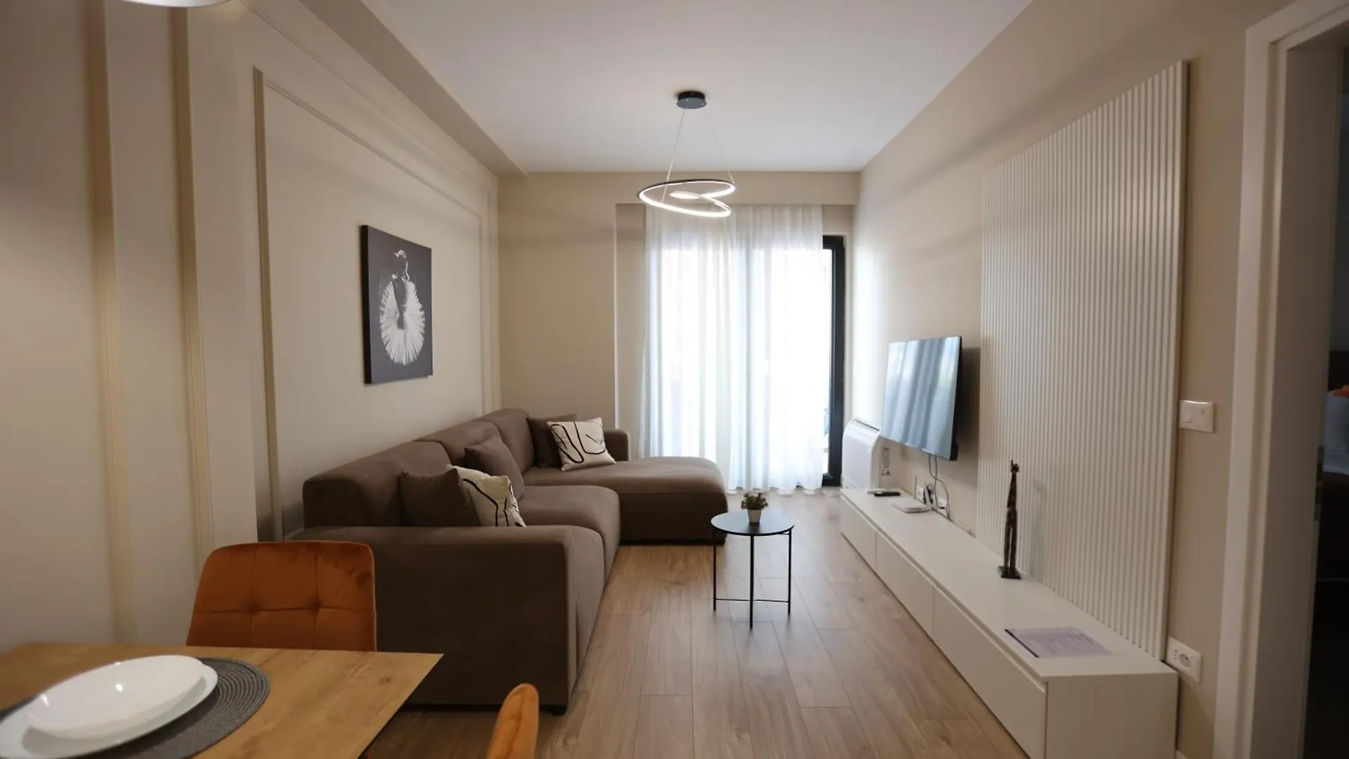 Gardenia Apartment 티라나
