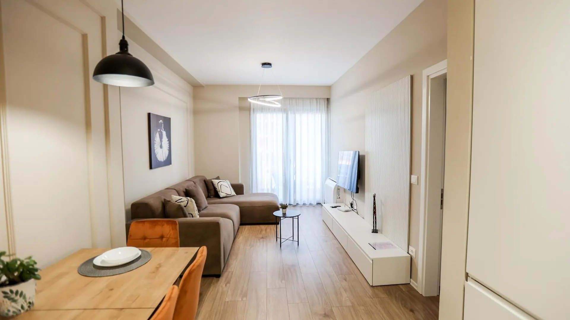 Gardenia Apartment 티라나